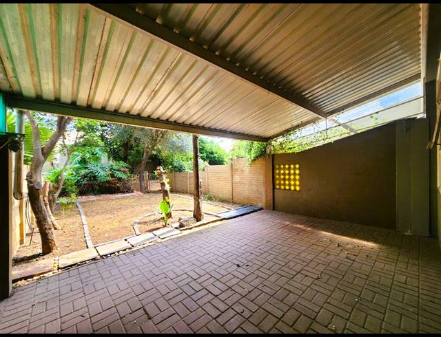 2 BEDROOM TOWNHOUSE FOR SALE IN THREE RIVERS PROPER